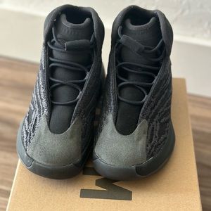 Yeezy QNTM Infants 10C